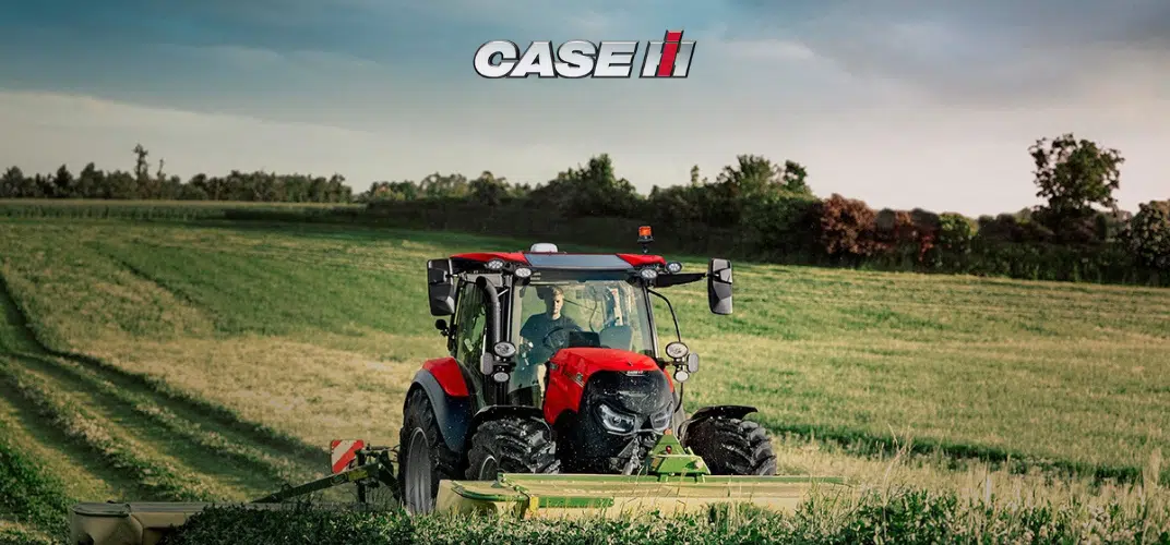 case ih huolto pohjois-suomessa traktori töissä pellolla